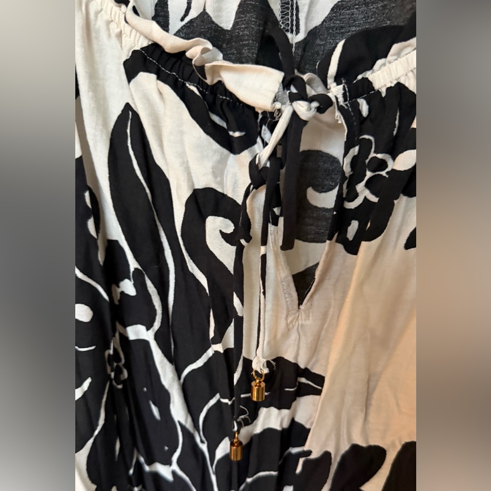 💖 H&M Black and White Floral Dress NWOT - Picture 3 of 4